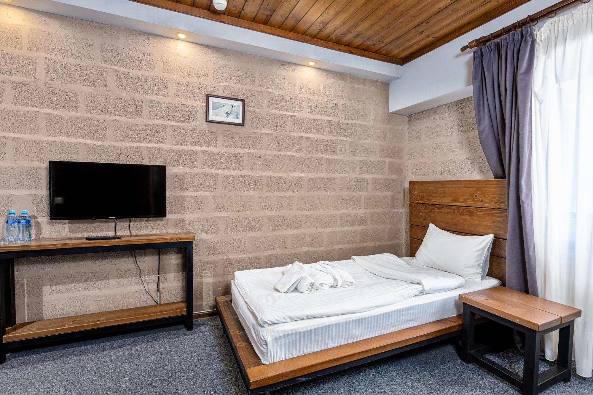 Alpine Lounge Boutique Hotel Казбеги Стая снимка