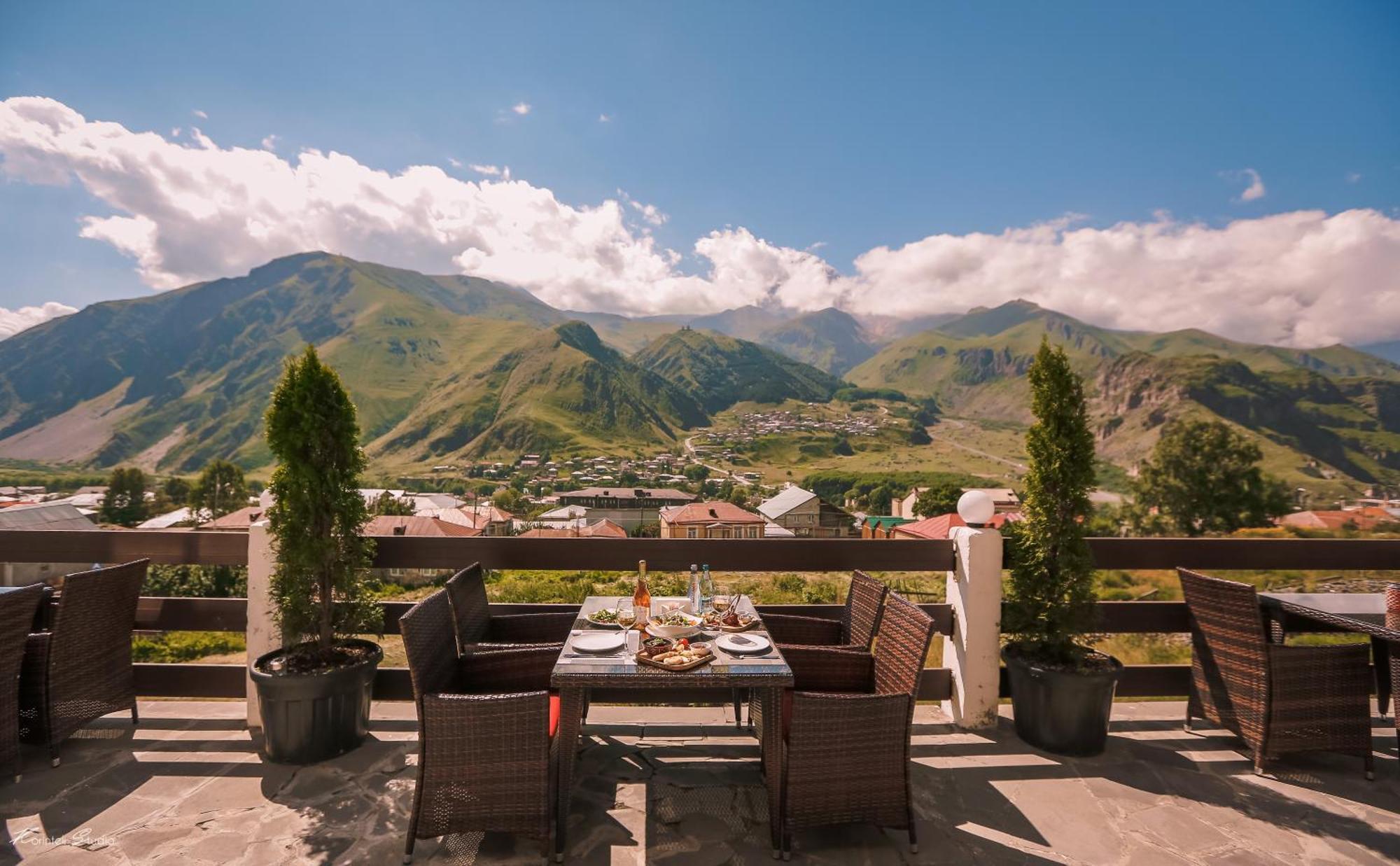 Alpine Lounge Boutique Hotel Казбеги Екстериор снимка