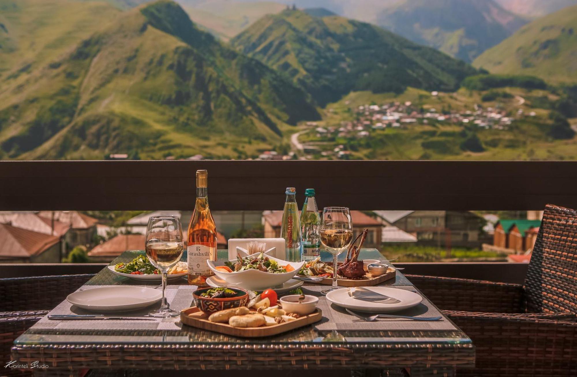 Alpine Lounge Boutique Hotel Казбеги Екстериор снимка