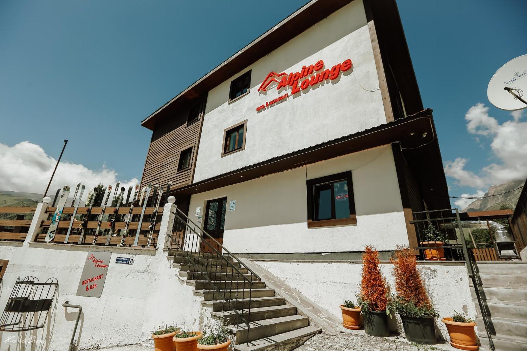 Alpine Lounge Boutique Hotel Казбеги Екстериор снимка