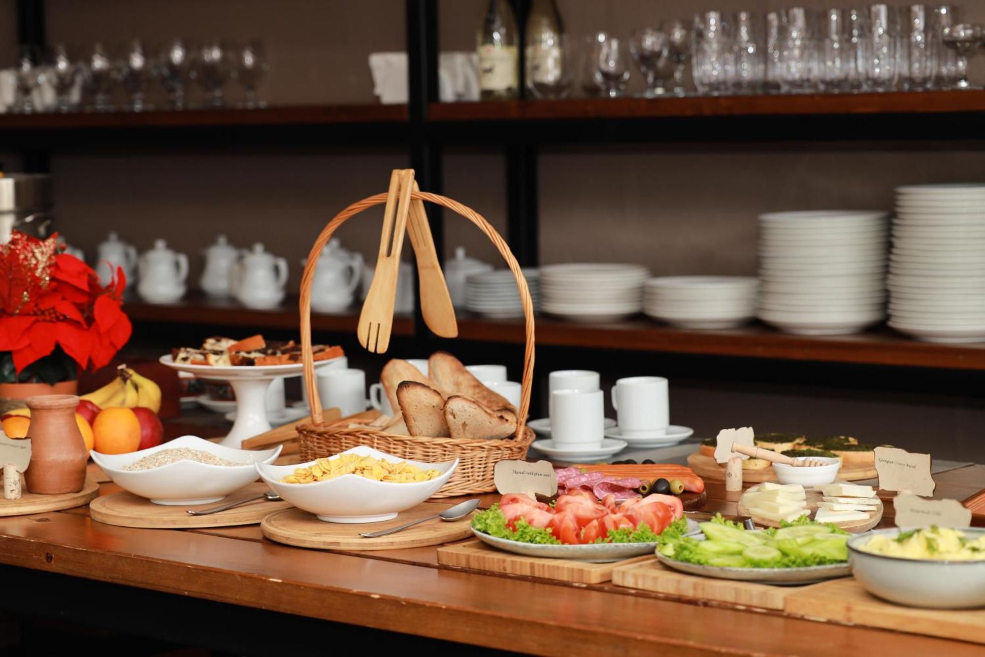 Alpine Lounge Boutique Hotel Казбеги Екстериор снимка