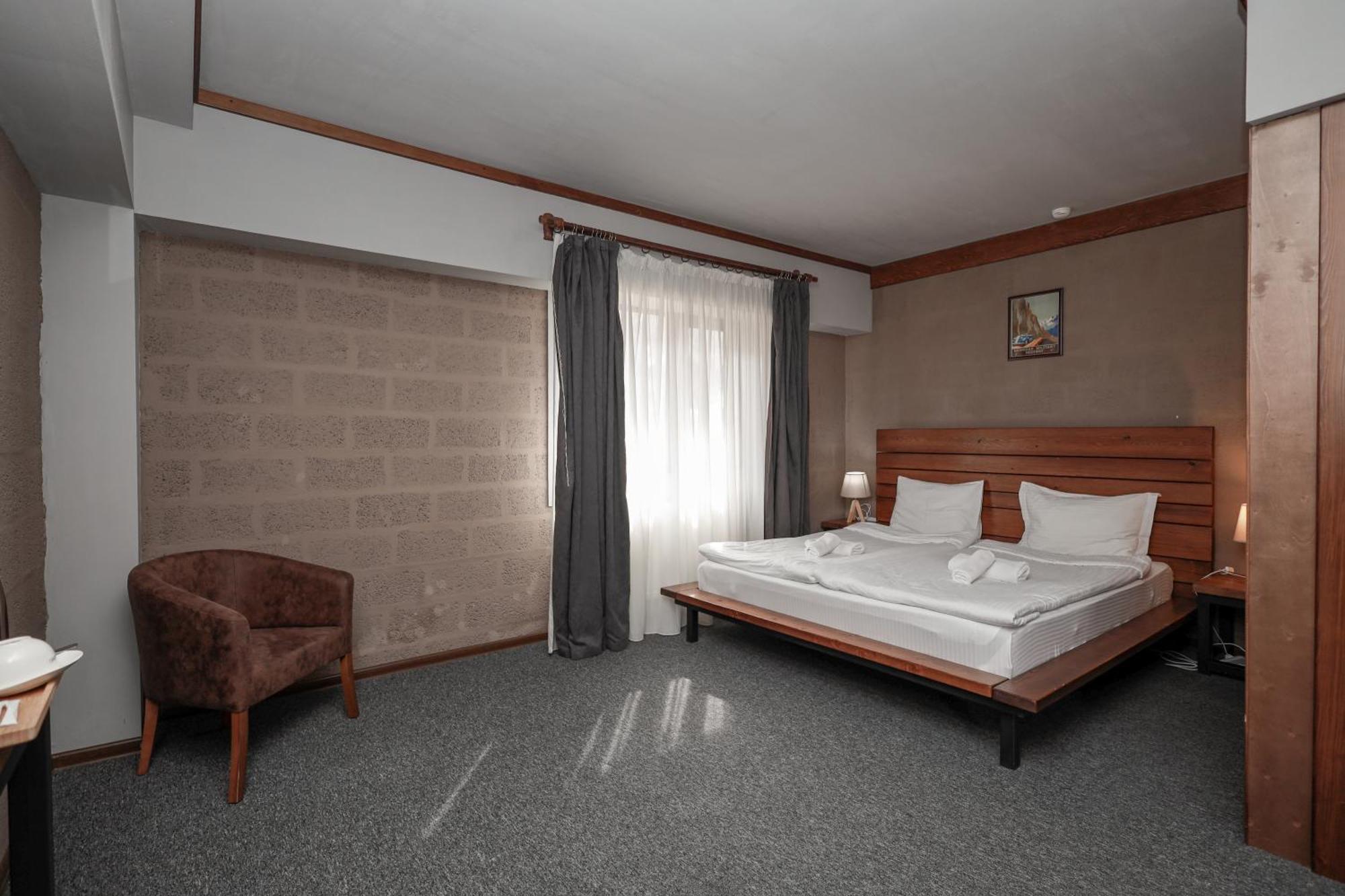 Alpine Lounge Boutique Hotel Казбеги Екстериор снимка